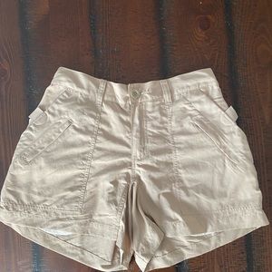Cabela’s women’s trailhead shorts